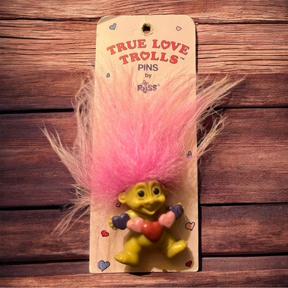 True love mini troll will red or pink hair pin back by RUSS - Picture 3 of 4
